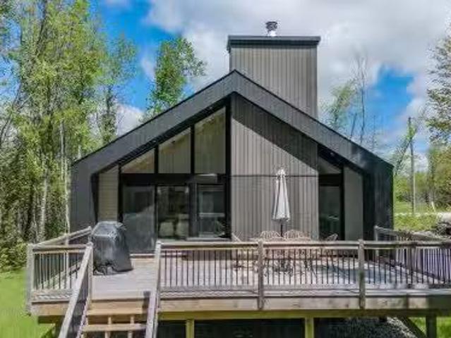 215 Ch. Des Chênes, Amherst, QC, J0T 2L0 house for sale Lis.