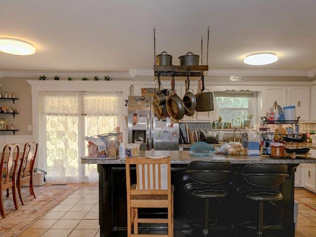 215 Crockett Cir