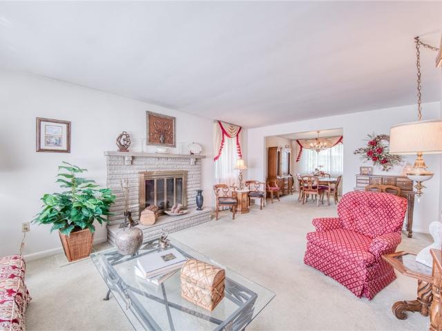 215 Amherst Rd