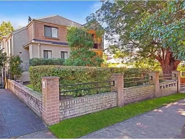 2/15 Gaza Road, West Ryde Townhouse for rent Listed by Whiteh.