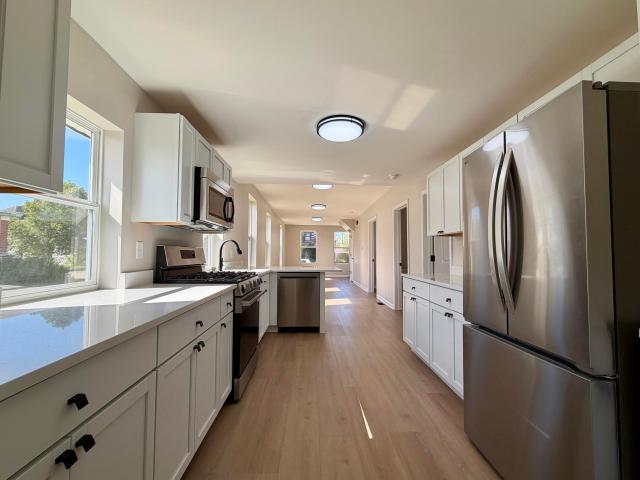 215 E 10th Street