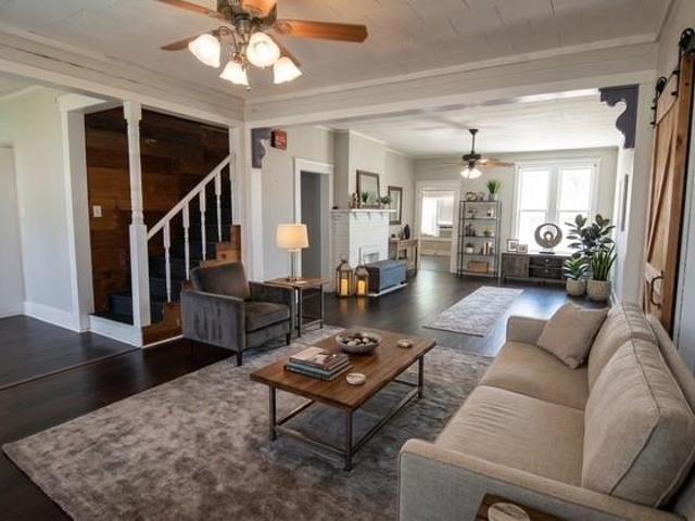 215 E 11th Street