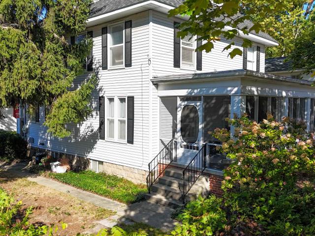 215 E Lincoln Street