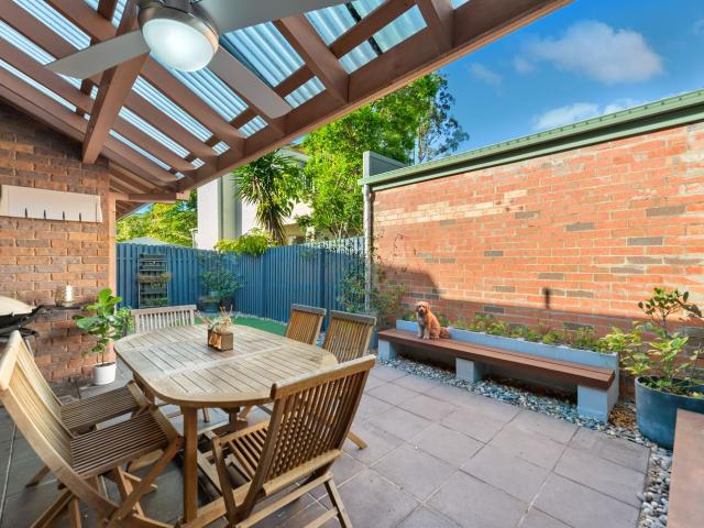 2/15 Foster Street, NEWMARKET, QLD 4051