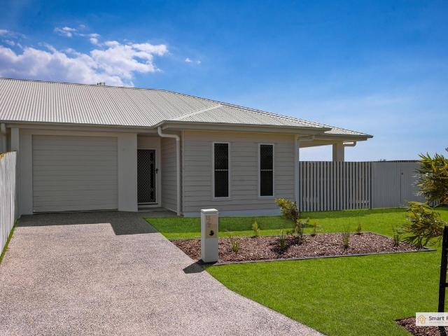2/15 Fern Street, Burdell