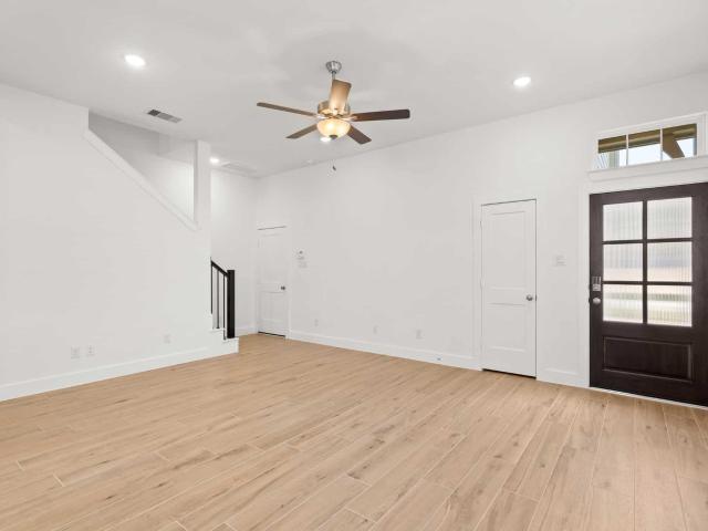 215 Flora Springs Cv