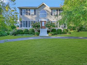 215 Kouros Rd, New Suffolk, NY 11956 | MLS #845115