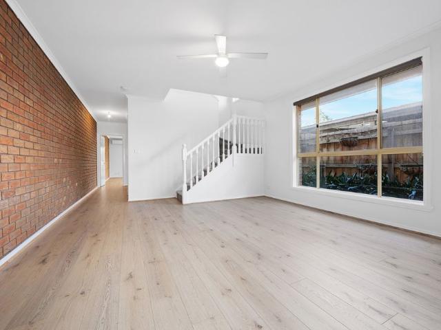 2/15 Hammond Court, Altona Meadows VIC 3028