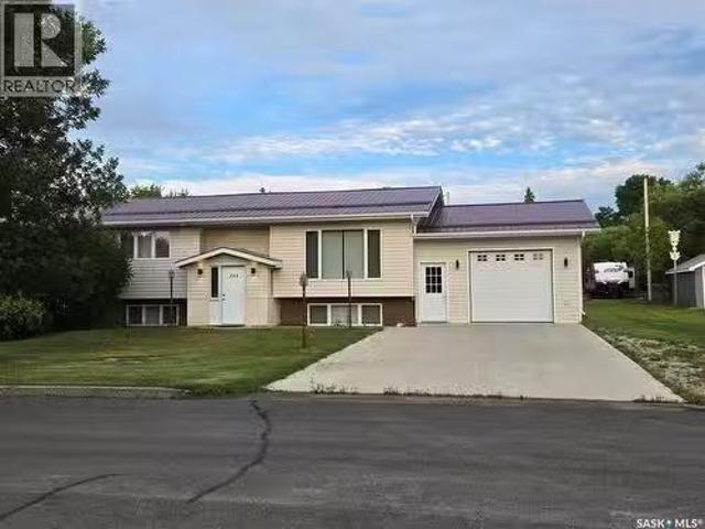 215 Heward Street, Stoughton, SK, S0G 4T0 house for sale Li.
