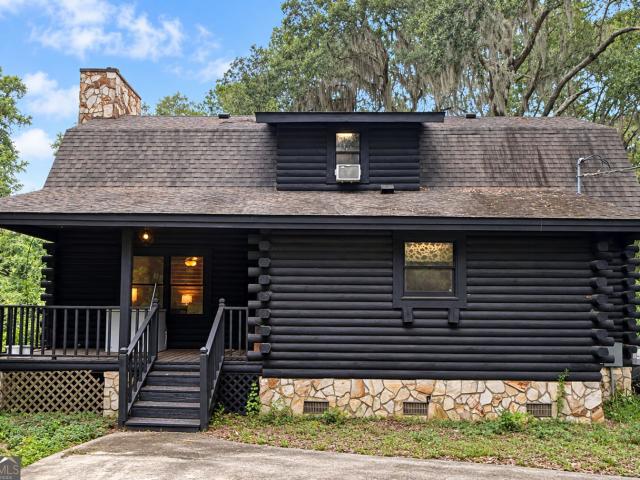215 Hendricks Lane