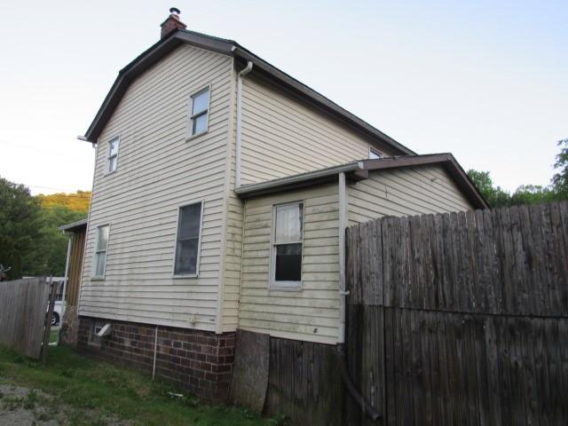 215 Hillview Lane