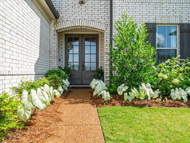 215 laurel wood ln