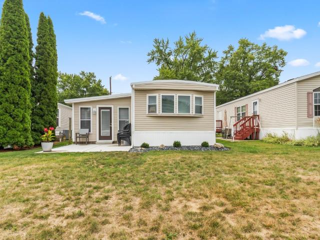 215 Lane 101A Hamilton Lake #37