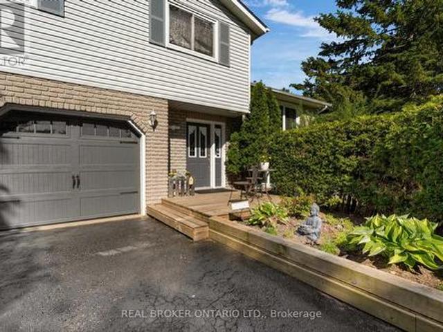 215 Mary Anne Drive, Barrie, ON, L4N 4T1 house for sale | Listing ID S13634 | Royal LePage