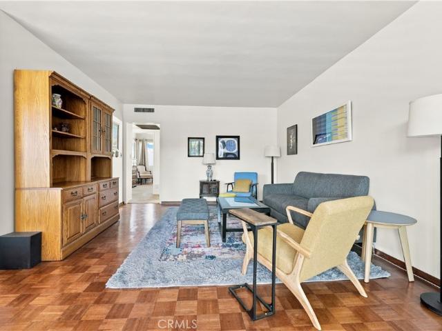 215 N Kenwood Street 303