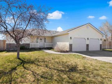 215 NE Rosa Court