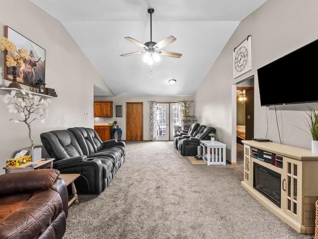 215 S Easterday Drive