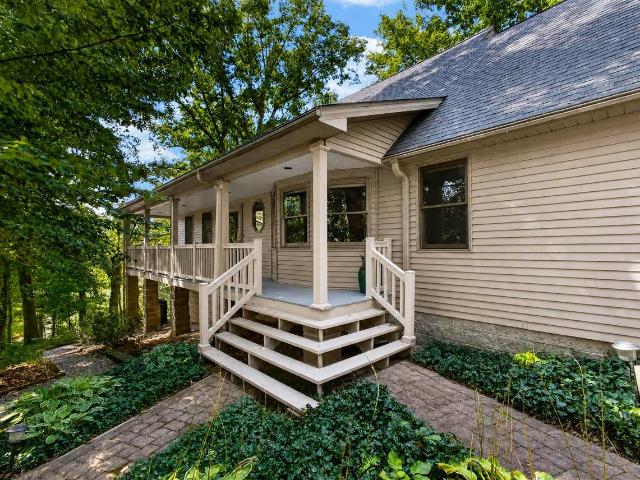 215 Shoreline Circle