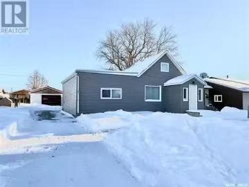 215 Simpson Street, Outlook, SK, S0L 2N0 house for sale Lis.
