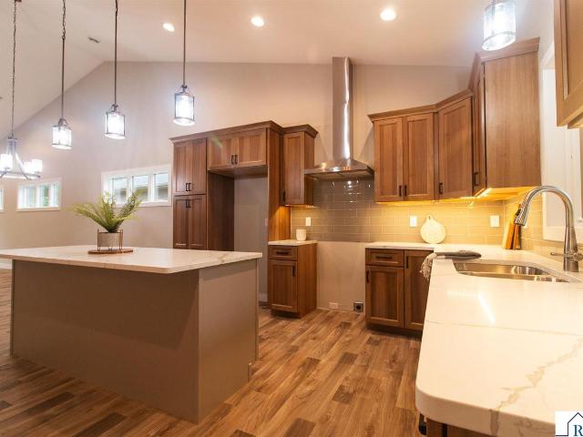 215 Parkway Place