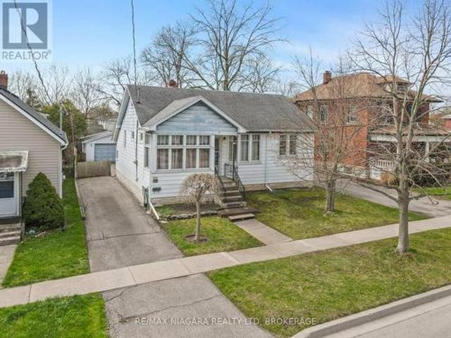 215 Phipps Street, Fort Erie Central, ON, L2A 2V4 house for sale | Listing ID X12103 | Royal LePage