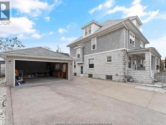 215 Pierre Avenue, Windsor, ON, N9A 2J6 house for sale | Listing ID 26024 | Royal LePage
