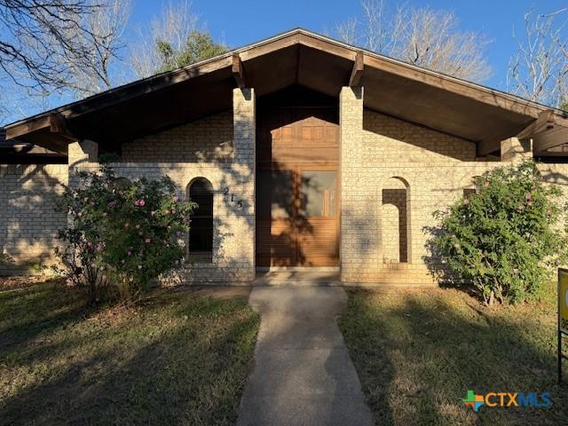 215 Price St, Yoakum, TX 77995 | MLS #600418