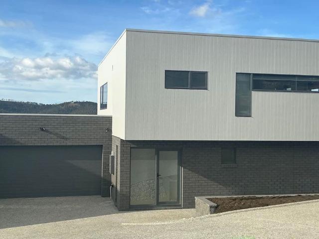 2/15 roybridge way, howrah tas 7018