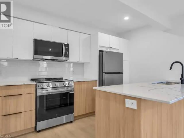 215 RAGLAN Street Unit# 7