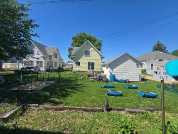 215 W 4th Street