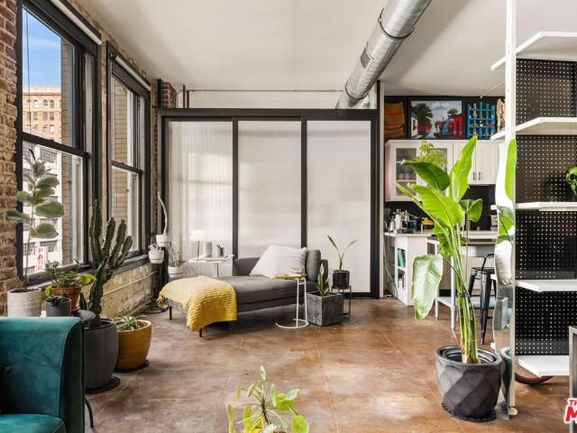 215 W 7th Street 407