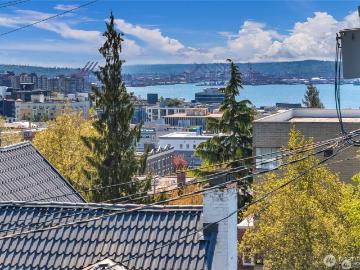 215 W Kinnear Place