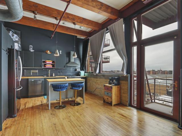 215 W Maple St, Unit 307