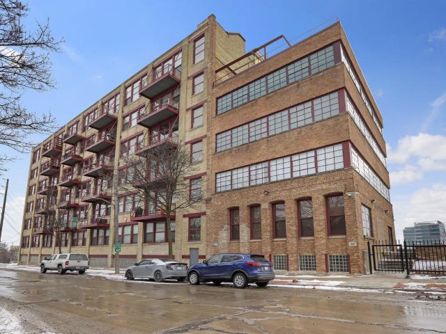 215 W Maple St, Unit 307, Milwaukee, WI 53204 | MLS #1949