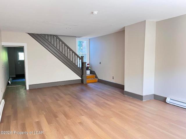 215 W Rowe Street