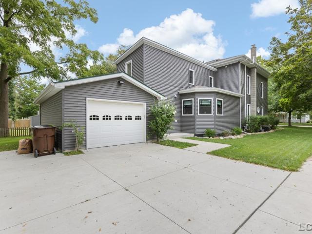 215 W Shawnee Street