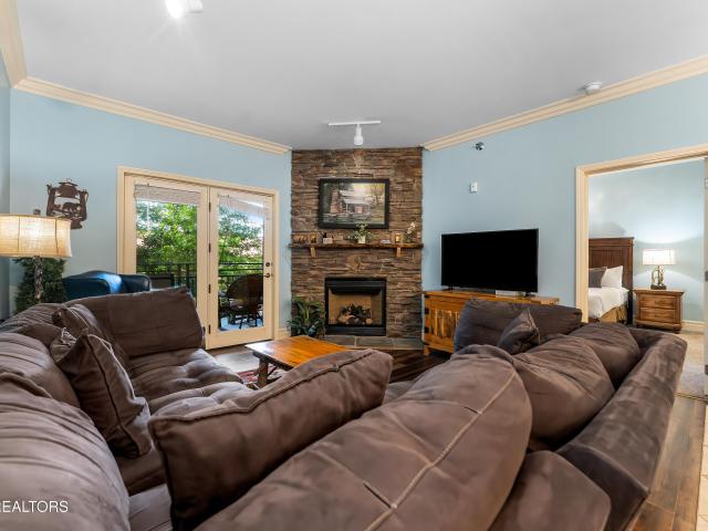 215 Woliss Lane 101