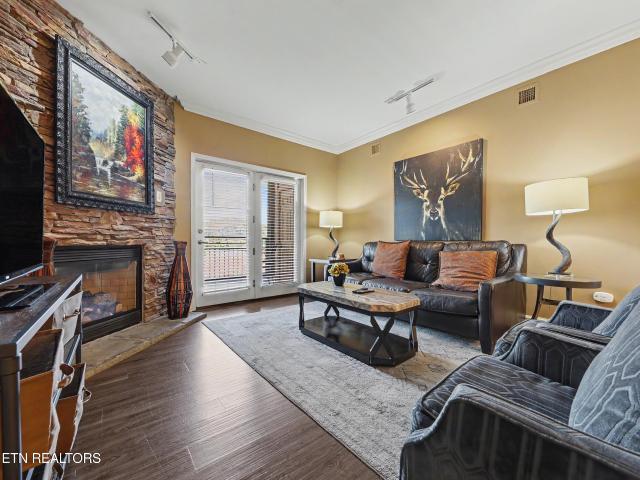 215 Woliss Lane Unit 303