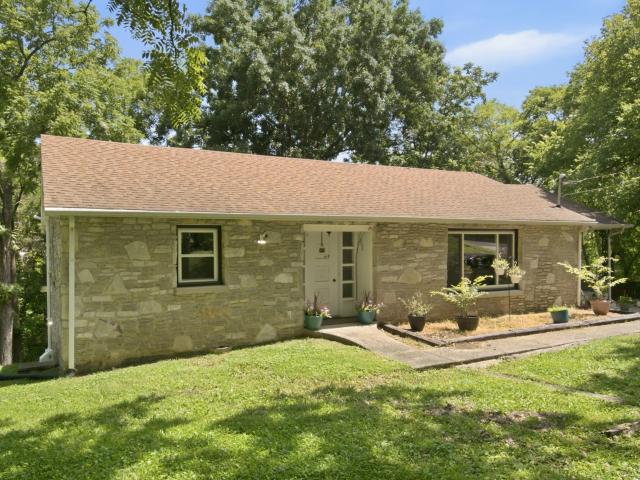 215 Wallace Dr