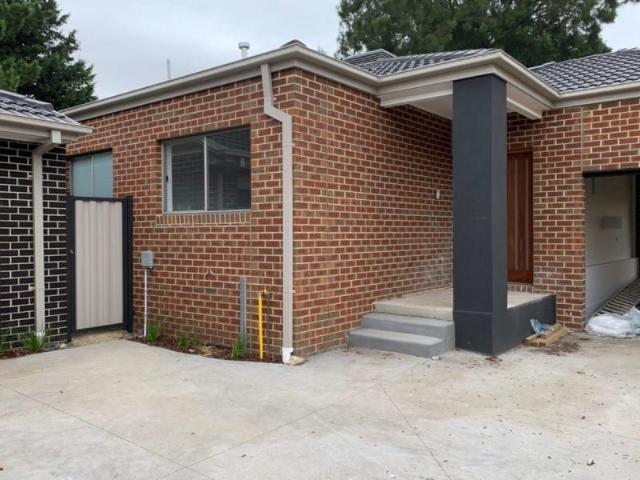2/15 Weemala Court, MEADOW HEIGHTS