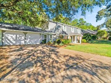 215 Wildwood Trace
