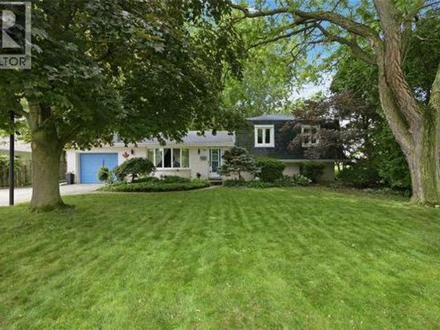 215 Turnbull Avenue, Wallaceburg, ON, N8A 2N1 house for sale | Listing ID 26016 | Royal LePage
