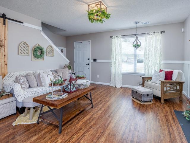 215 Village Walk