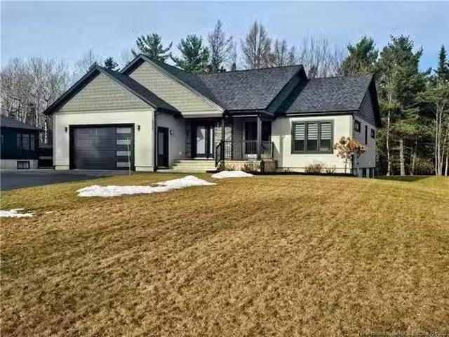 215 Youghall Dr, Bathurst, NB, E2A 4X5 house for sale Listi.