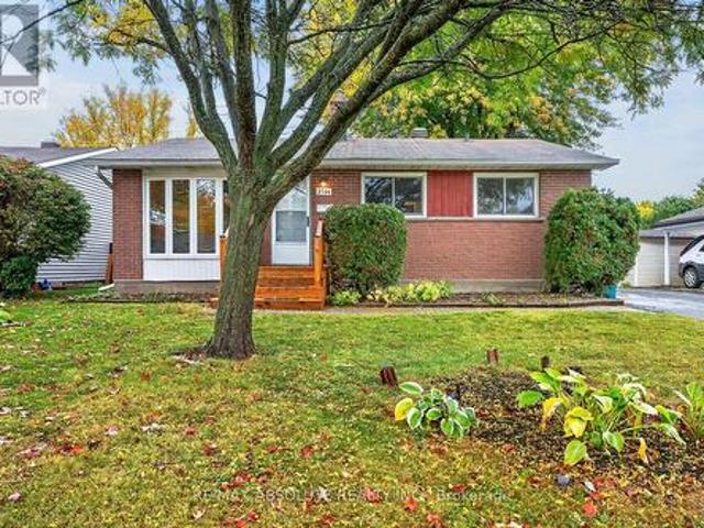 2166 Monson Crescent, Ottawa, ON, K1J 6A8 house for sale | Listing ID X14081 | Royal LePage