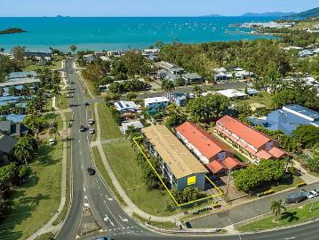 2/167 Shute Harbour Road Cannonvale, QLD 4802