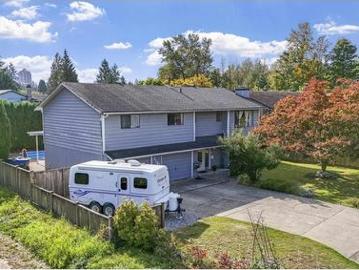 Greater Vancouver - Parking, Swimming pool