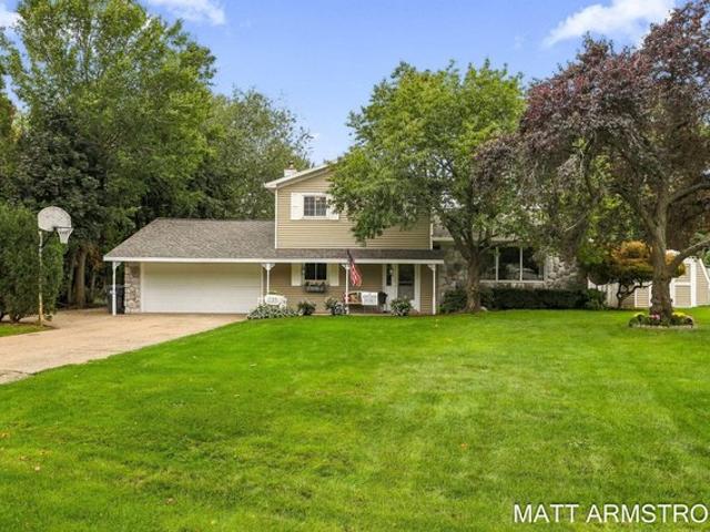 2160 Tulip Ln, Jenison, MI 49428