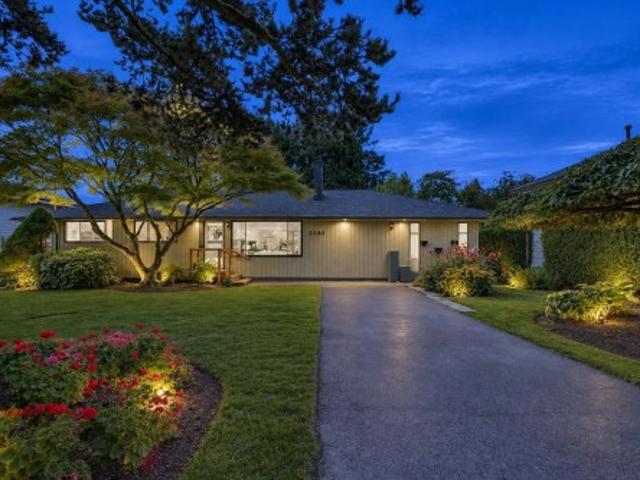 2161 Floralynn Crescent, North Vancouver, BC, V7J 2W3 house for sale | Listing ID R3165 | Royal LePage