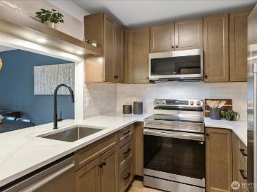 2161 th Ave W, Unit 215, Edmonds, WA 98026 | MLS #2497